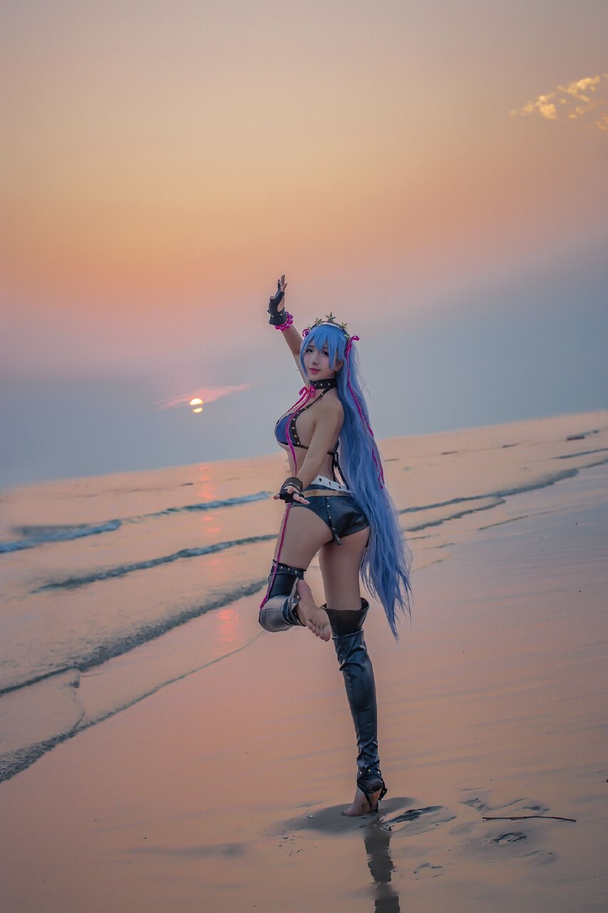 海边比基尼