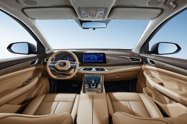 蓝电E5新车型荣耀版即将上市，电比油低再升级，满足您的出行需求仅需9.98万元起