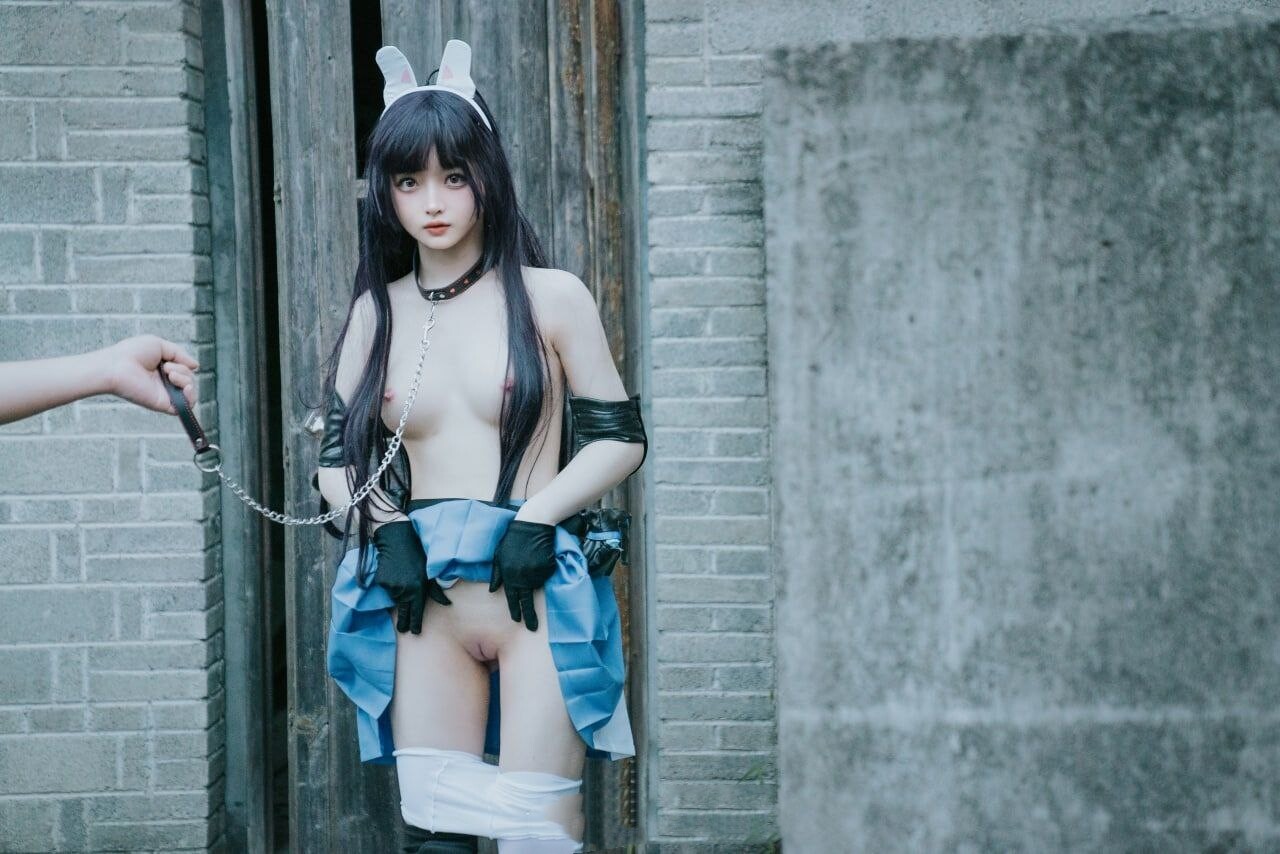那些女孩的嫩逼  [99P]