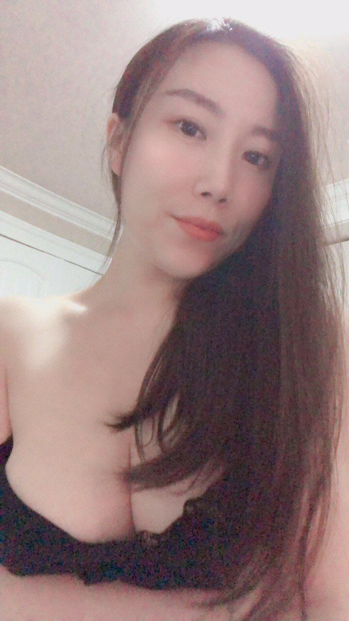 逼很骚的浪货