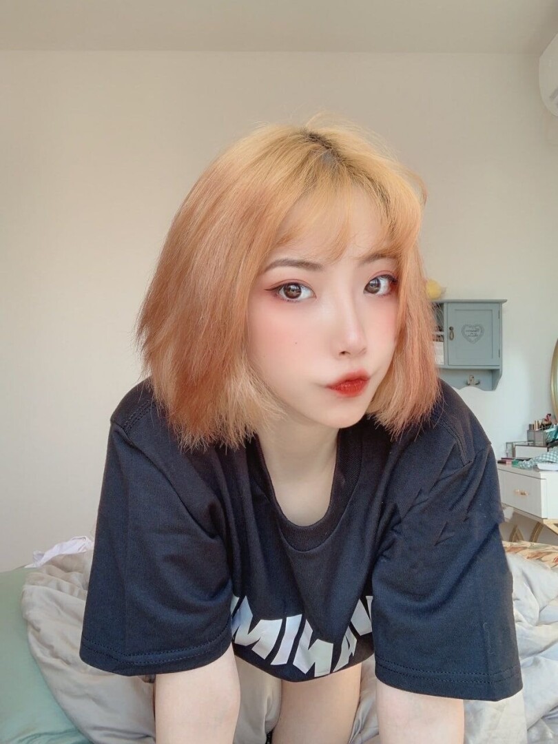 别人的老婆骚母狗 [45P]