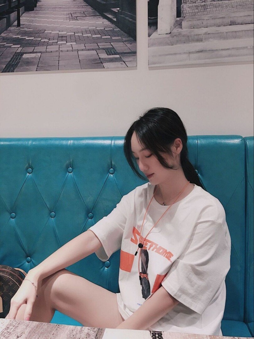 反差骚货 [50P]