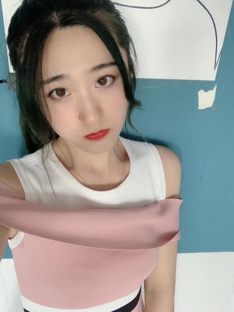 反差骚货 [50P]