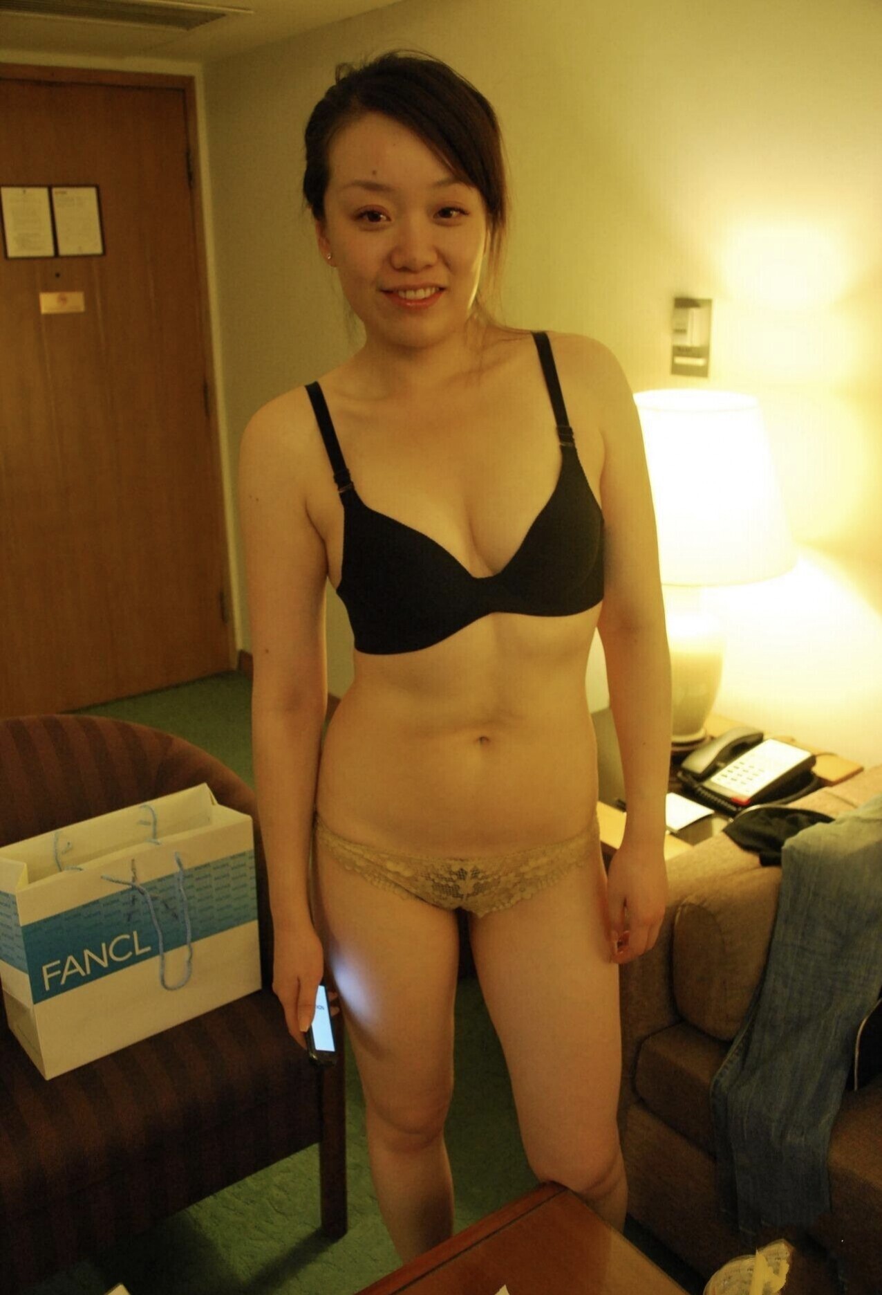 露脸骚妹子来了[98P]