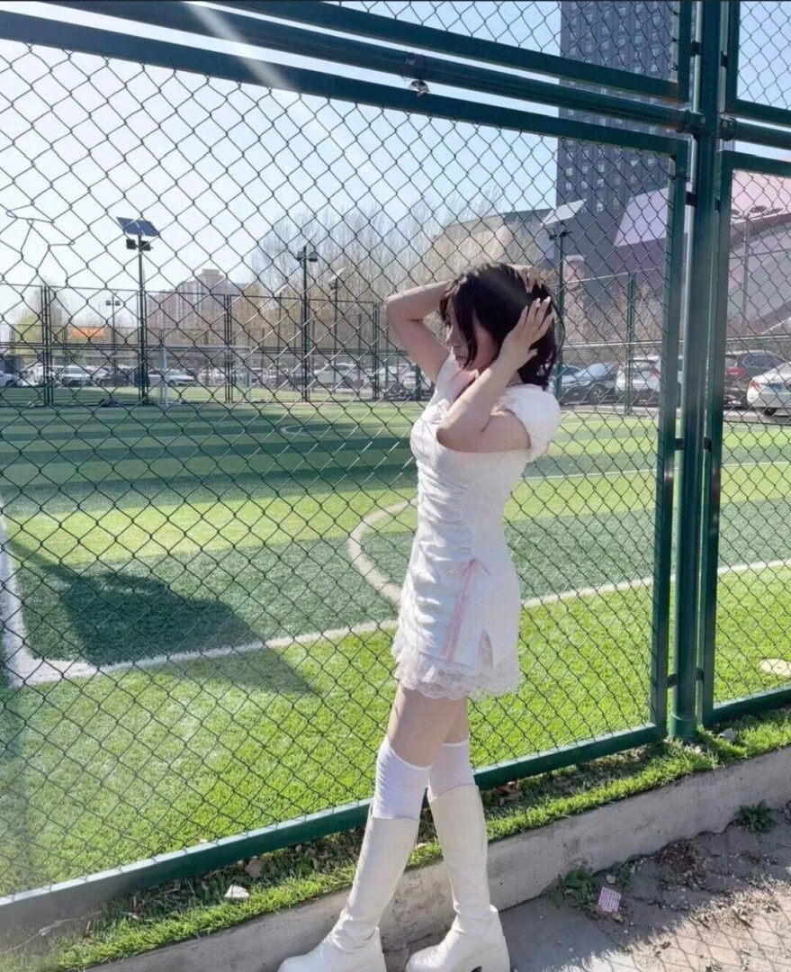 母狗骚不骚，兄弟搞不搞[100P]