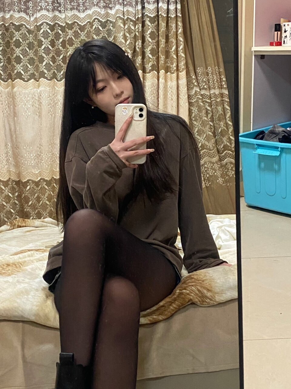 清纯外表的反差女孩[25P]