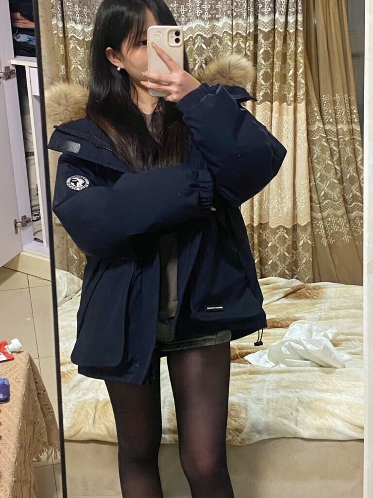 清纯外表的反差女孩[25P]