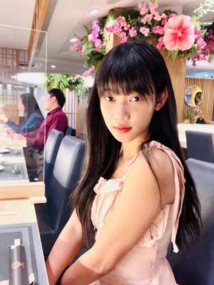 清纯外表的反差女孩[25P]