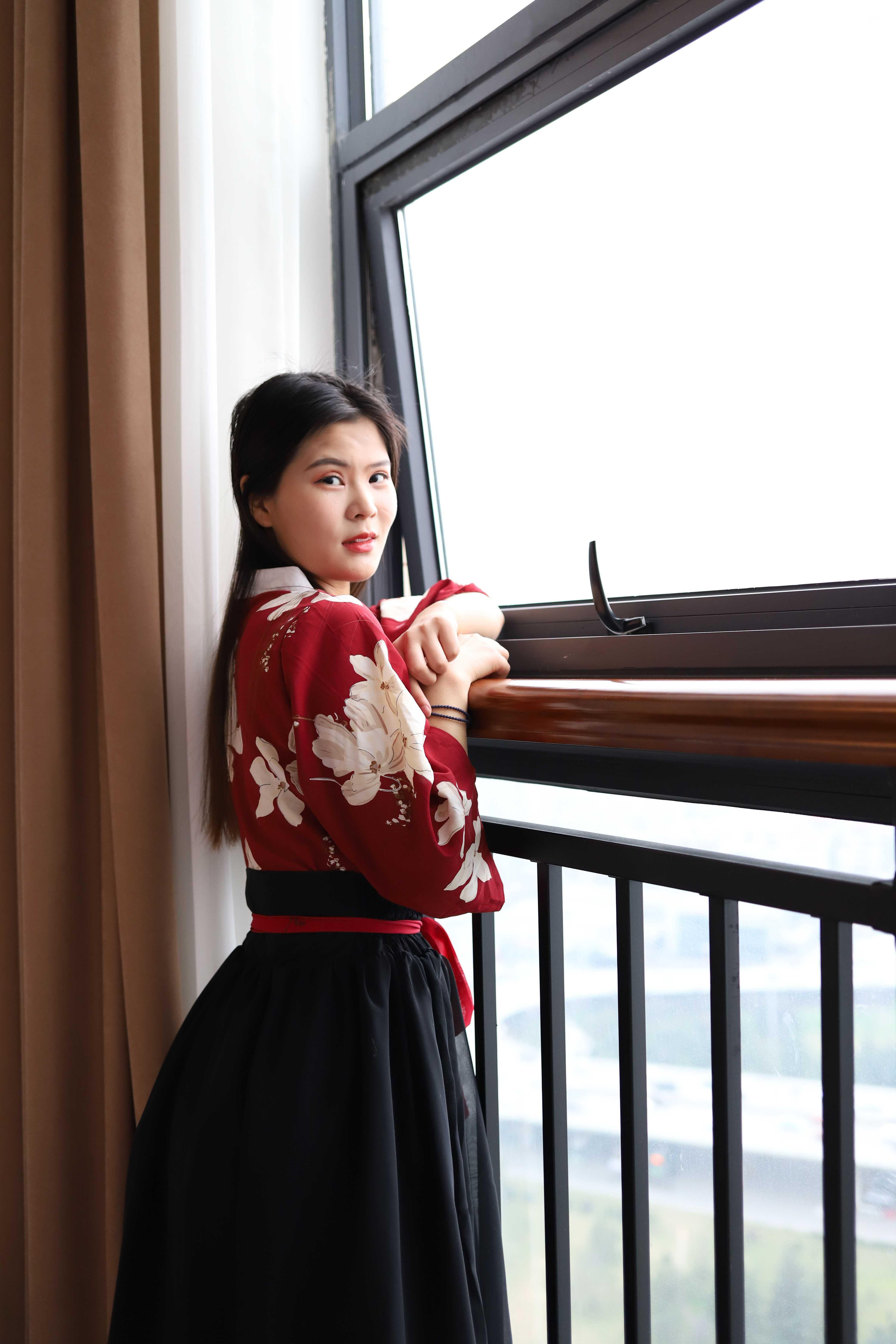 气质小姐姐脱掉衣服漏出奶子