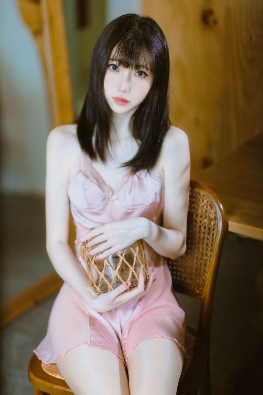 白嫩美腿柔美容颜