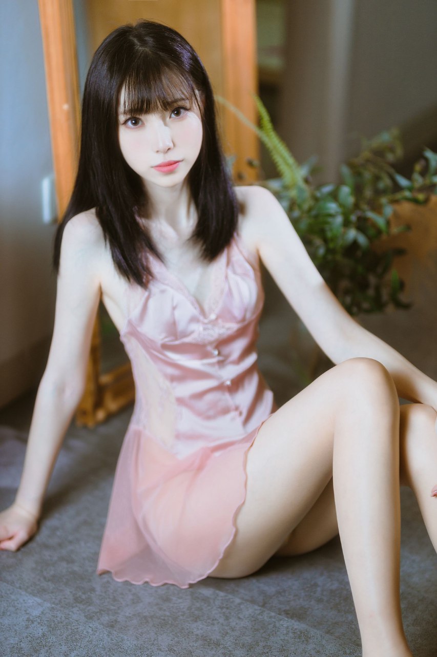 白嫩美腿柔美容颜