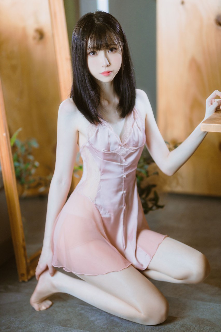白嫩美腿柔美容颜