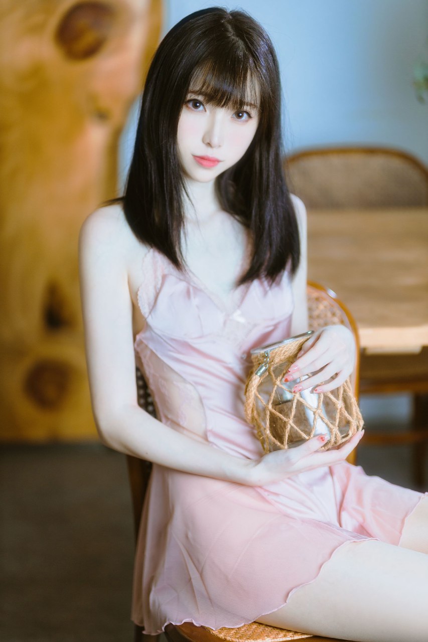 白嫩美腿柔美容颜