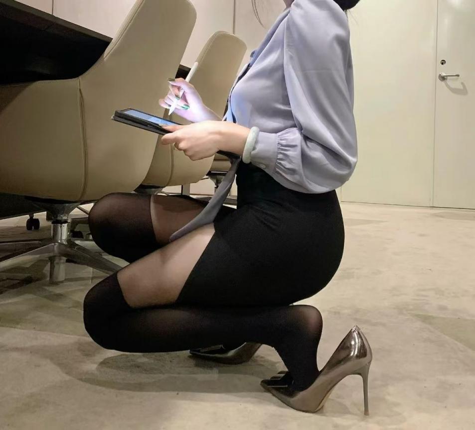 漂亮的女老师[28P]