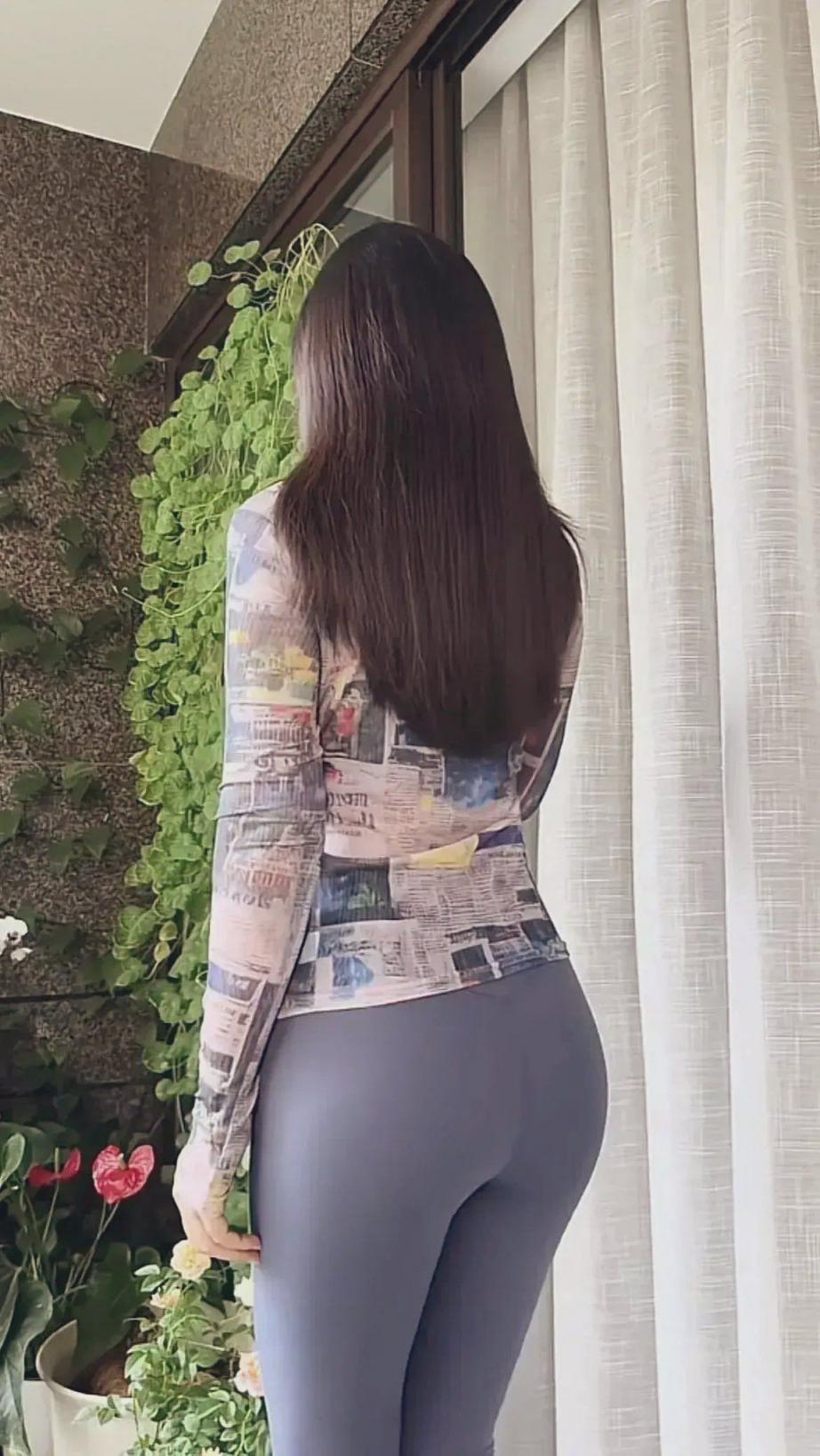 人妻[30P]
