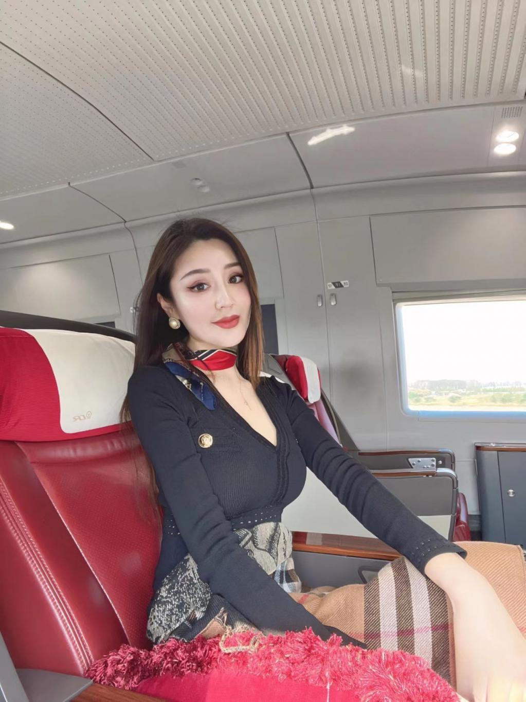 与众不同的气质女神[28P]