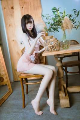白嫩美腿柔美容颜