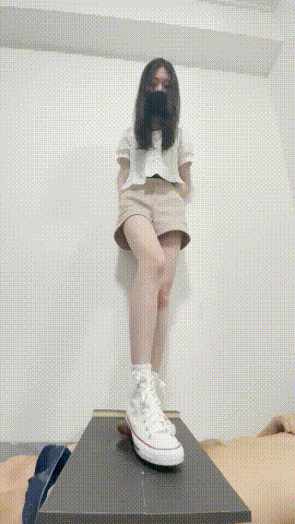 [恋足必入]怎么我一踩你就吐了？