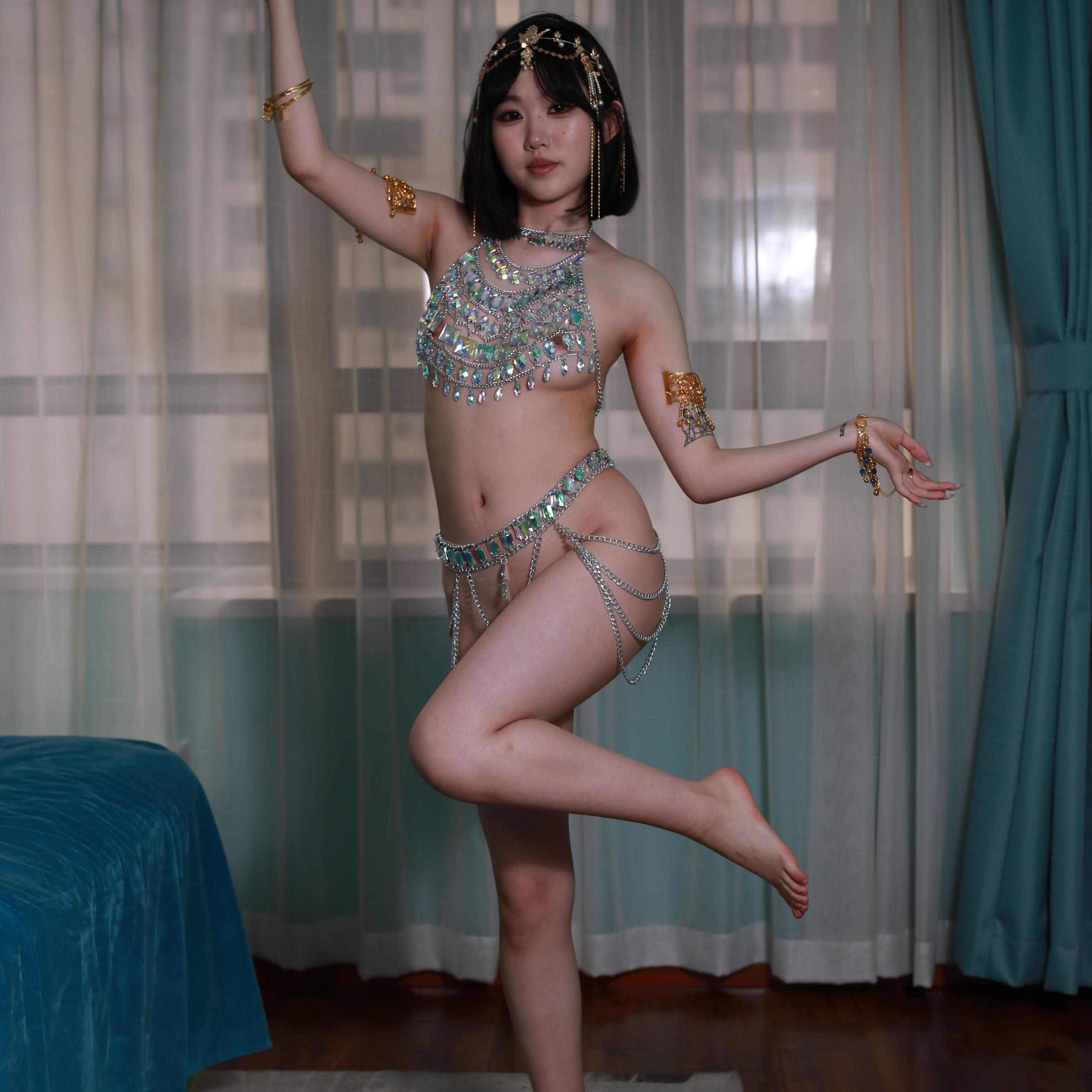 体态优美曼妙多姿