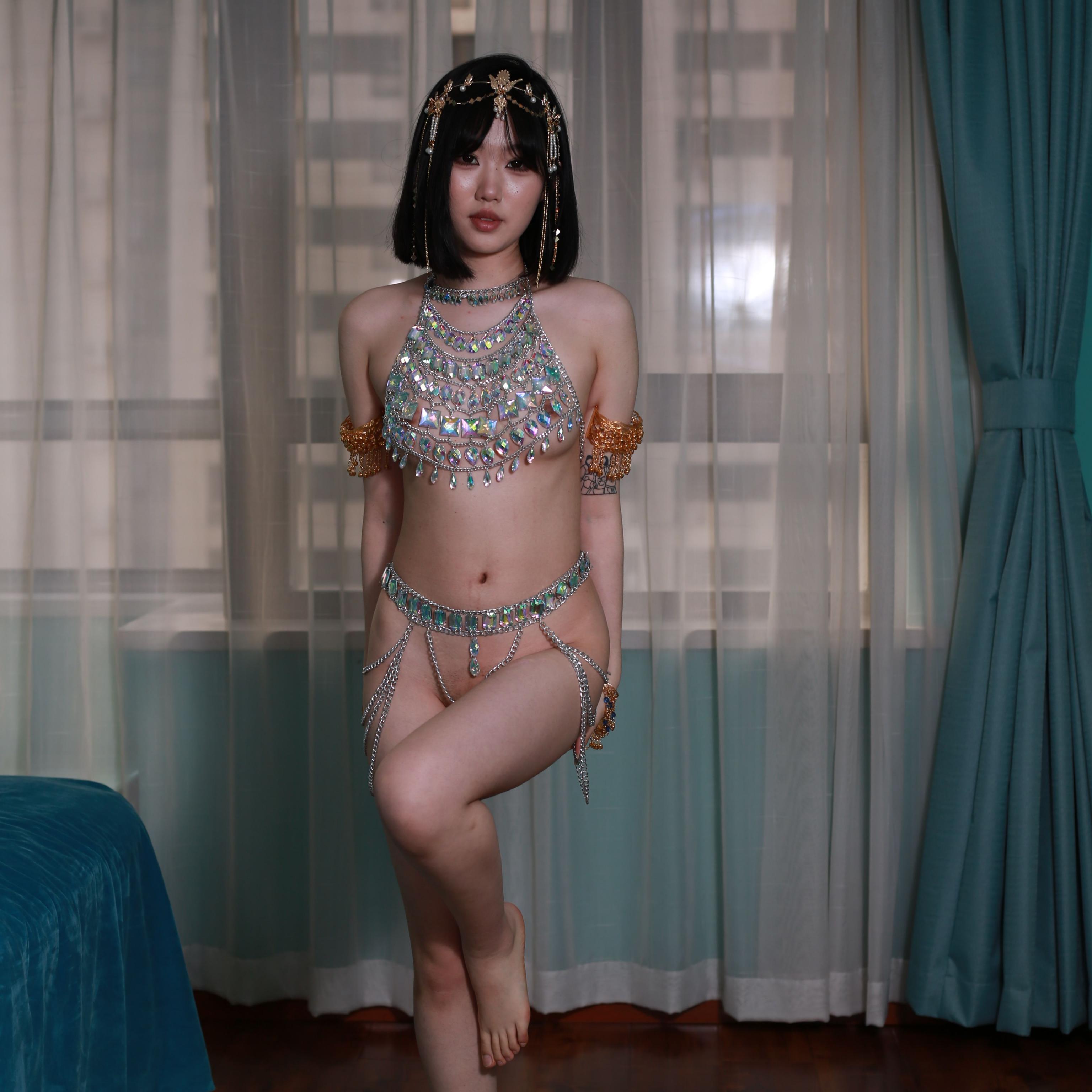 体态优美曼妙多姿