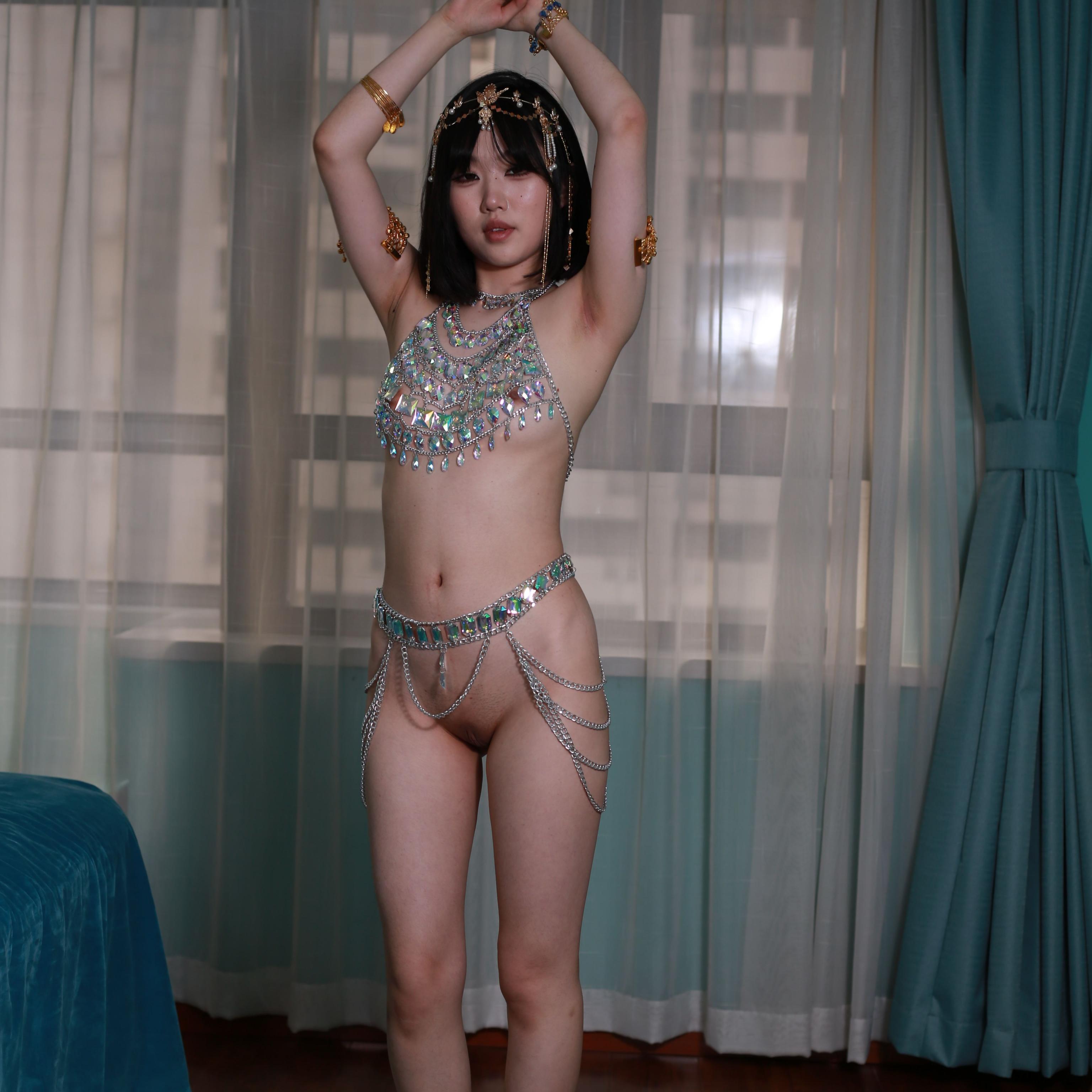 体态优美曼妙多姿