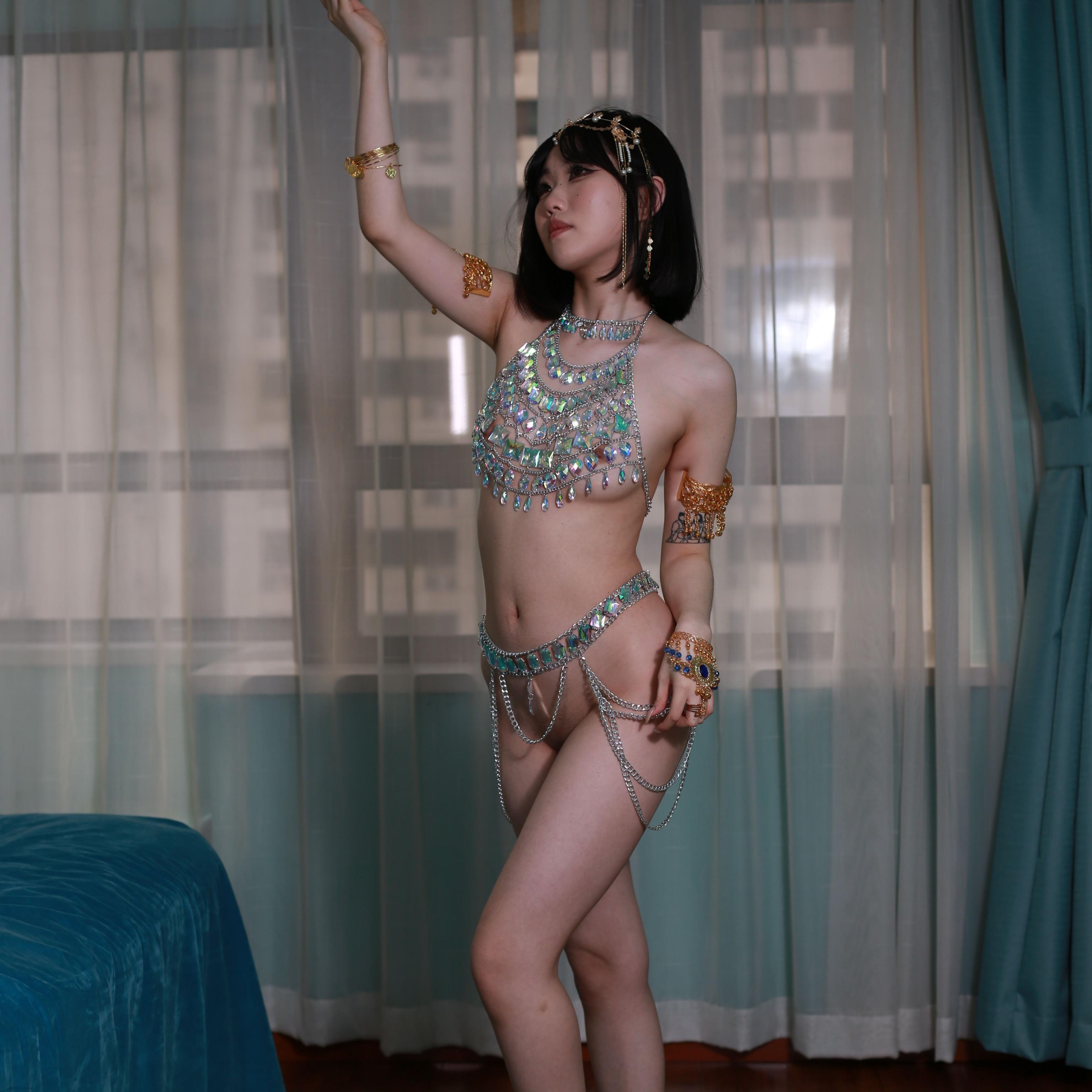 体态优美曼妙多姿