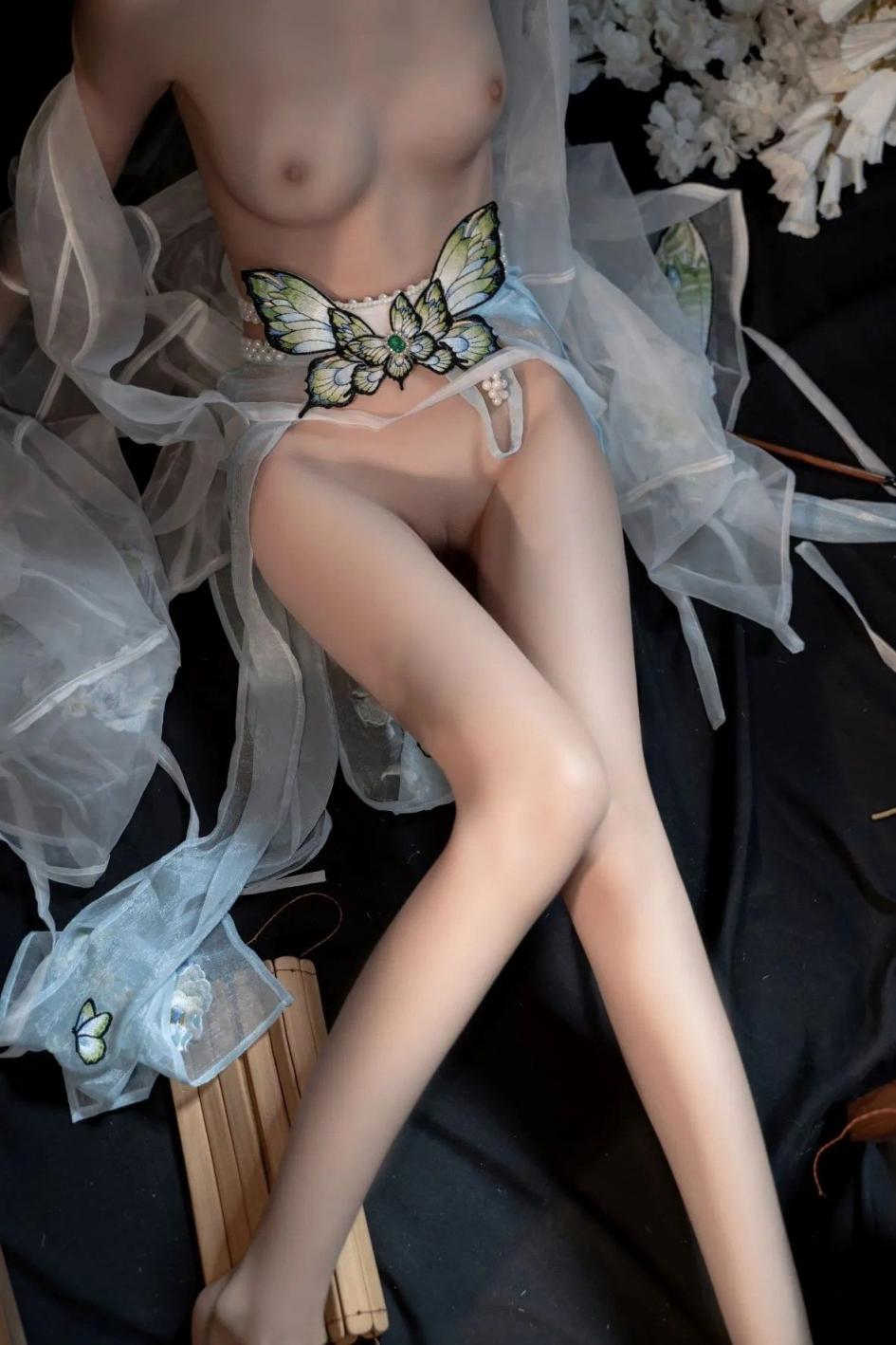 美女露出 [21P]