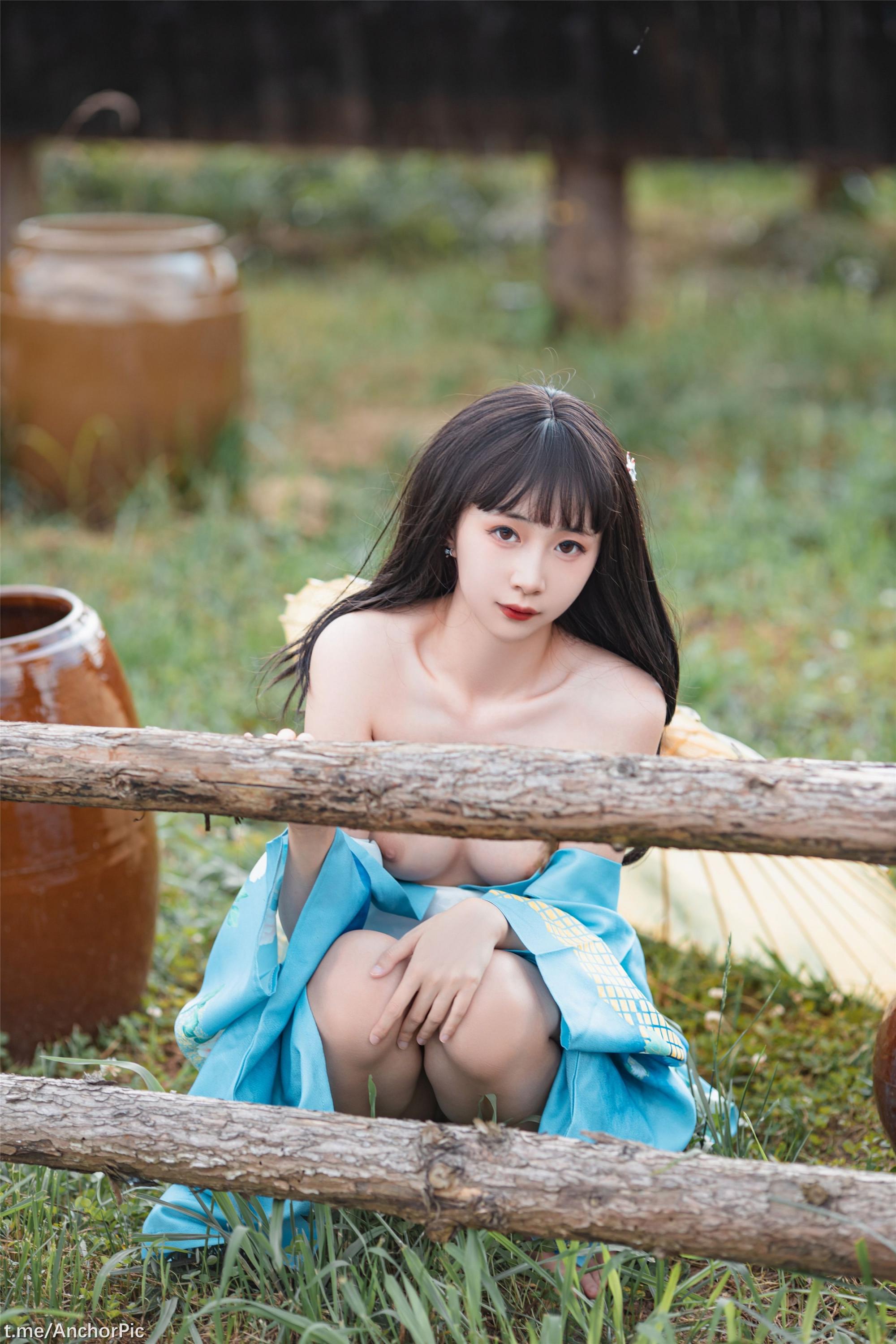 美女露出 [21P]