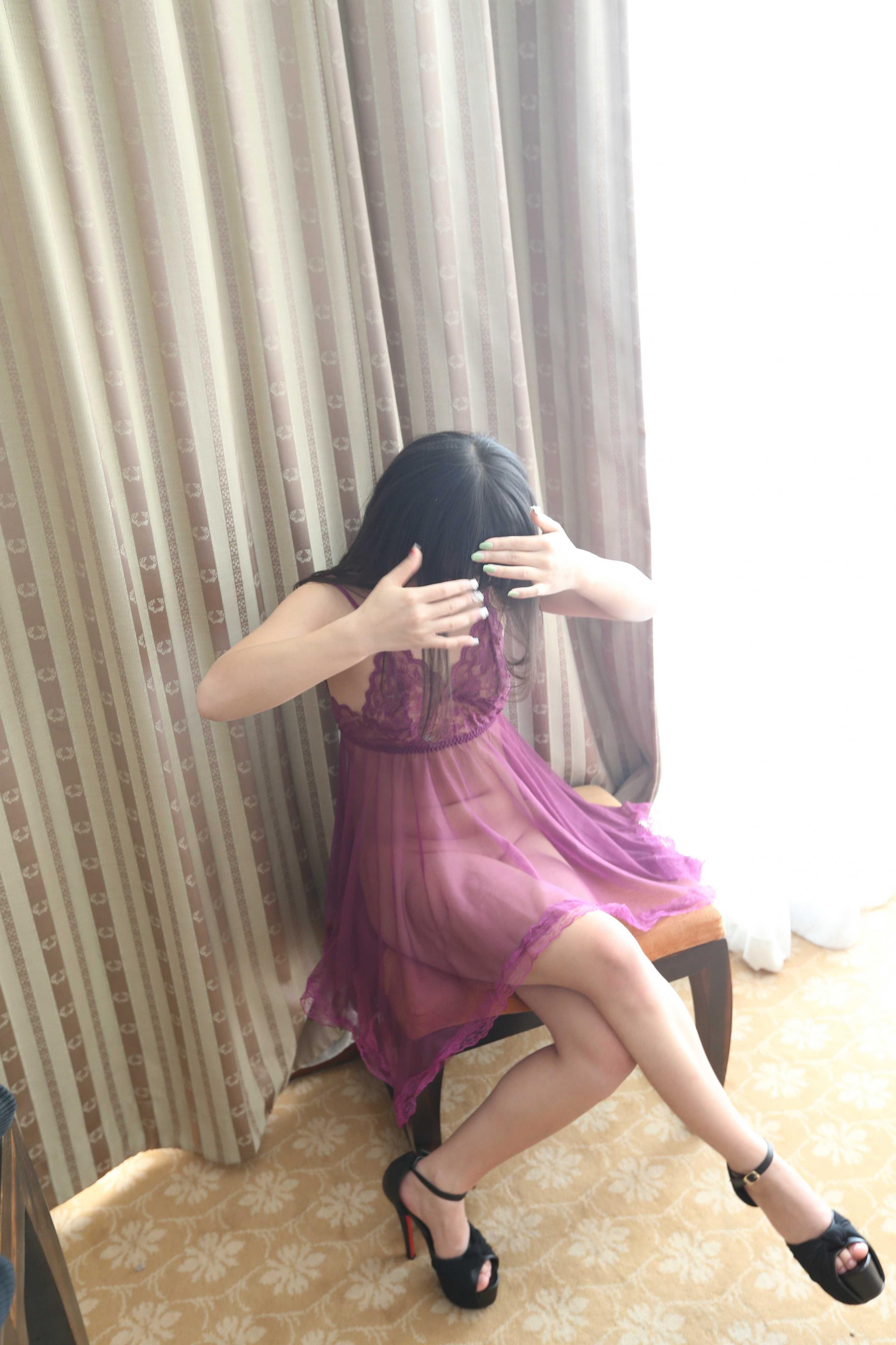 脸蛋清纯的无敌小可爱