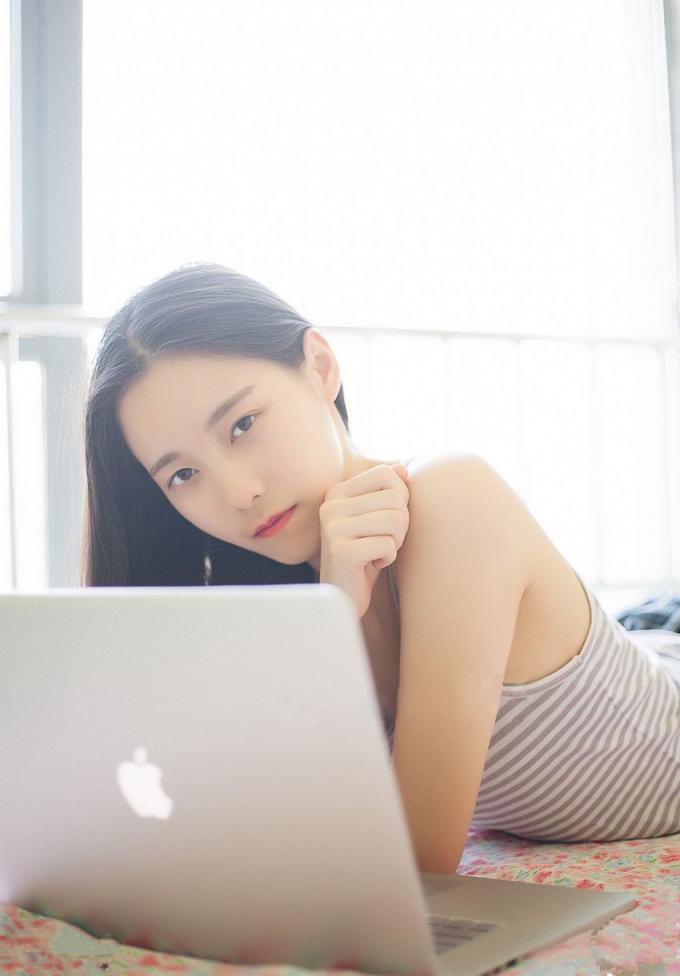 妹子你脱光光了