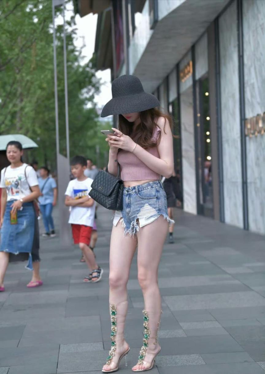 齐逼短裤的诱惑