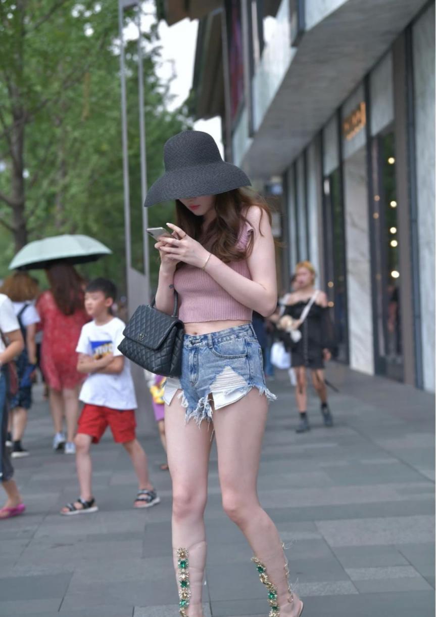 齐逼短裤的诱惑