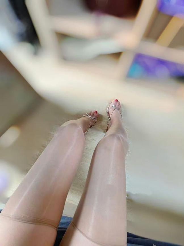 丝袜美腿的诱惑