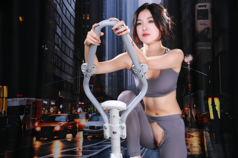 极品白嫩开档瑜伽裤美妞