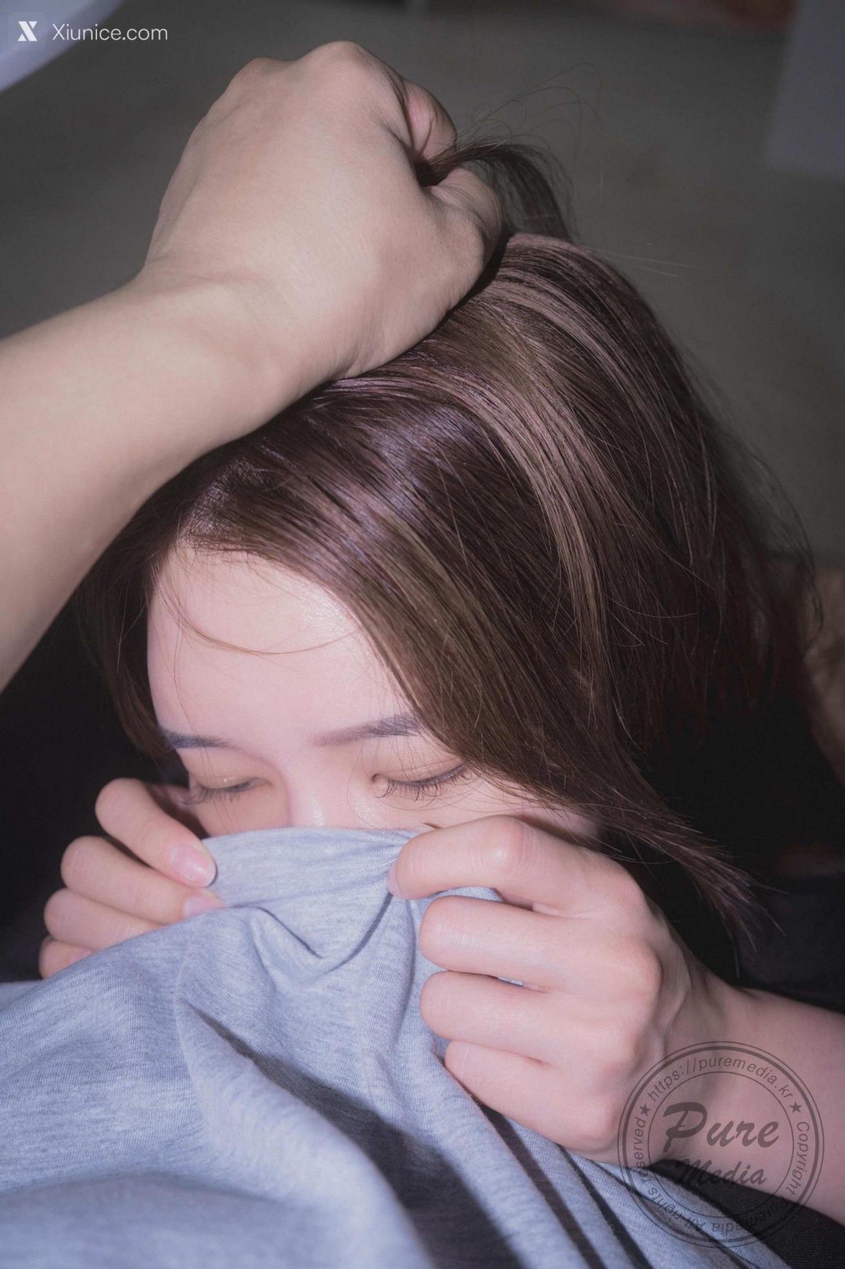 最近很火的含着内裤的女孩Yeha套图