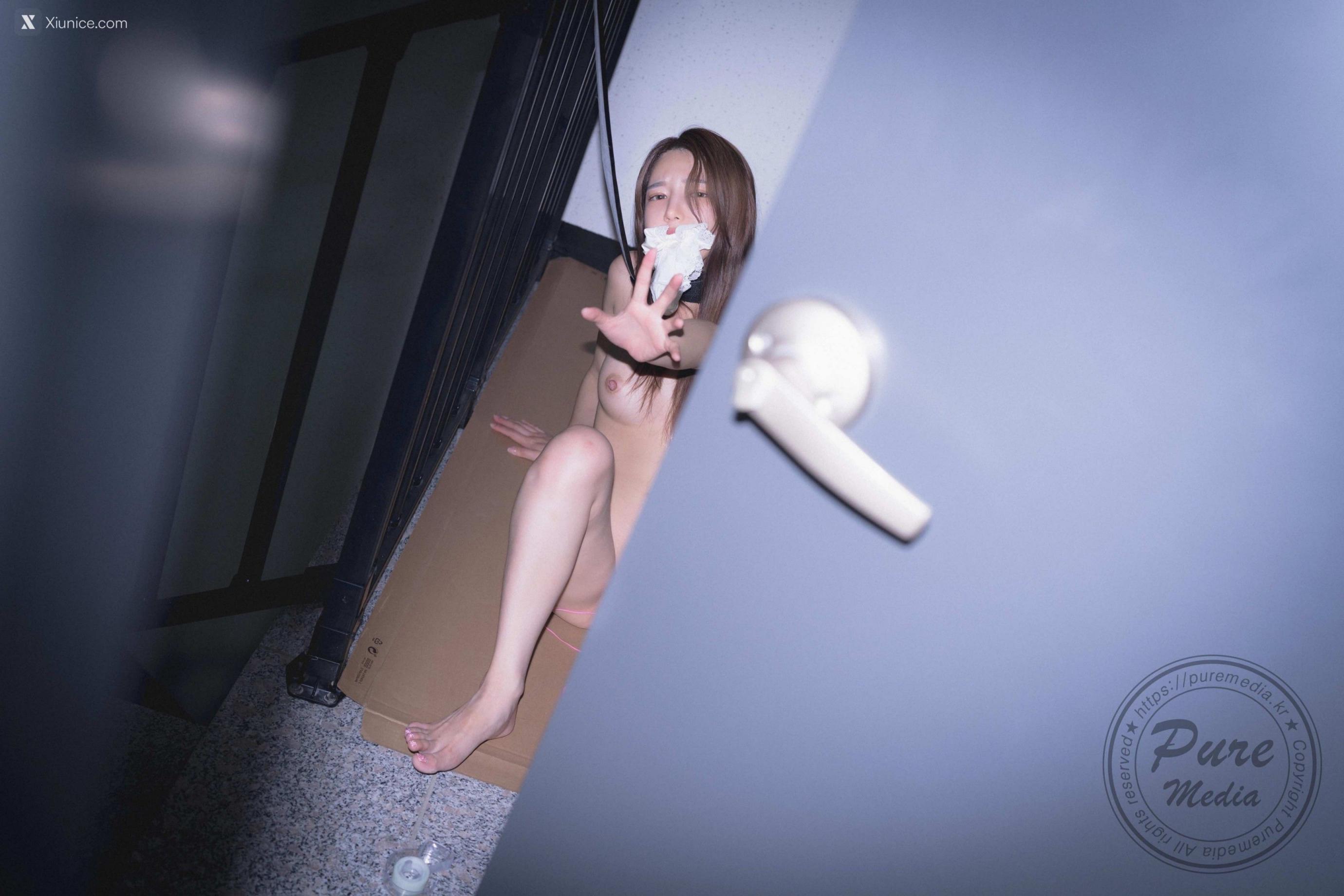 最近很火的含着内裤的女孩Yeha套图
