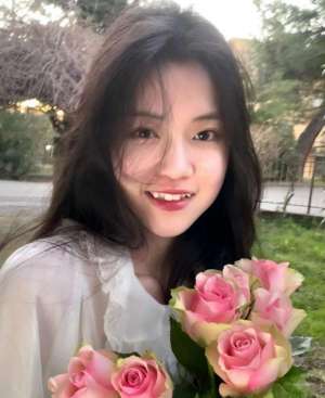 如果一个女孩这样看你，你会喜欢吗？