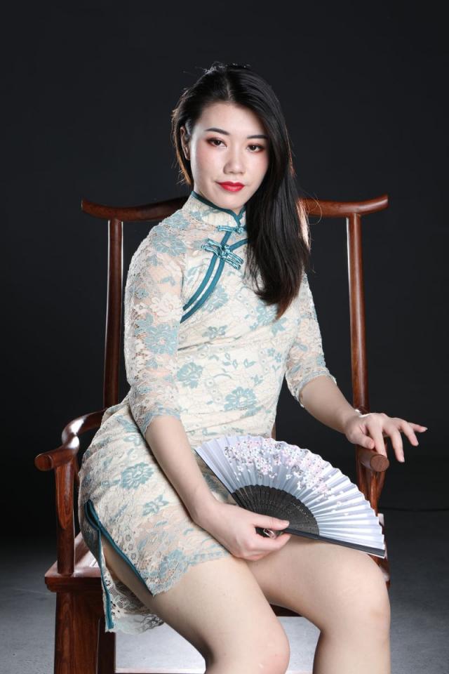 这旗袍妹子还真诱人呢