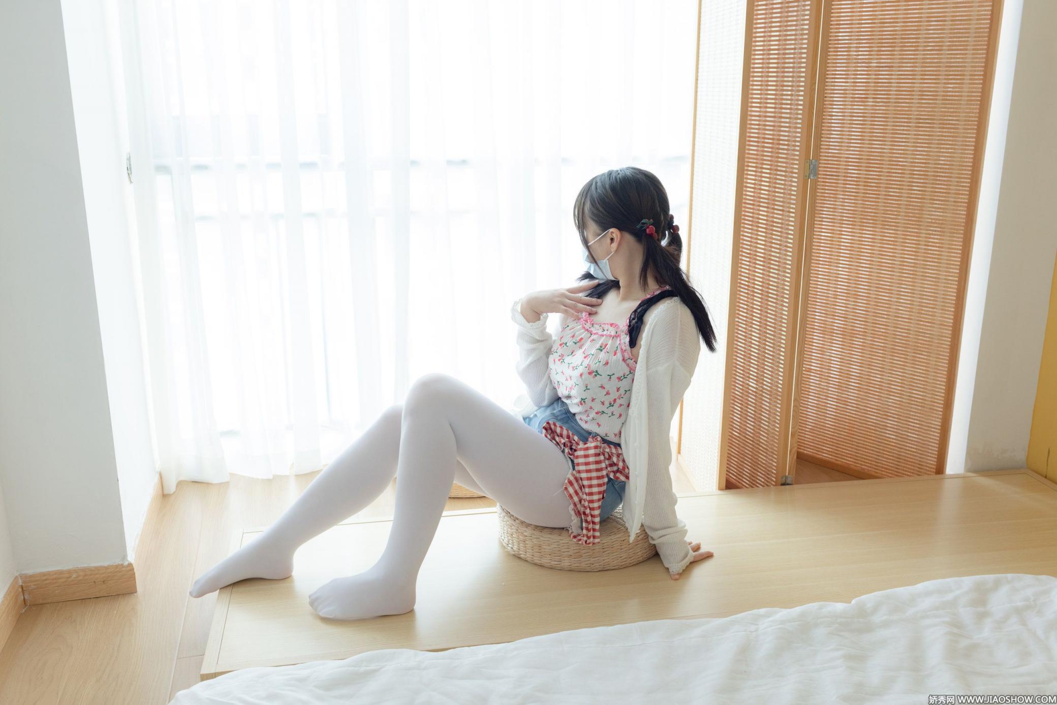 极品巨乳白丝微胖女孩儿