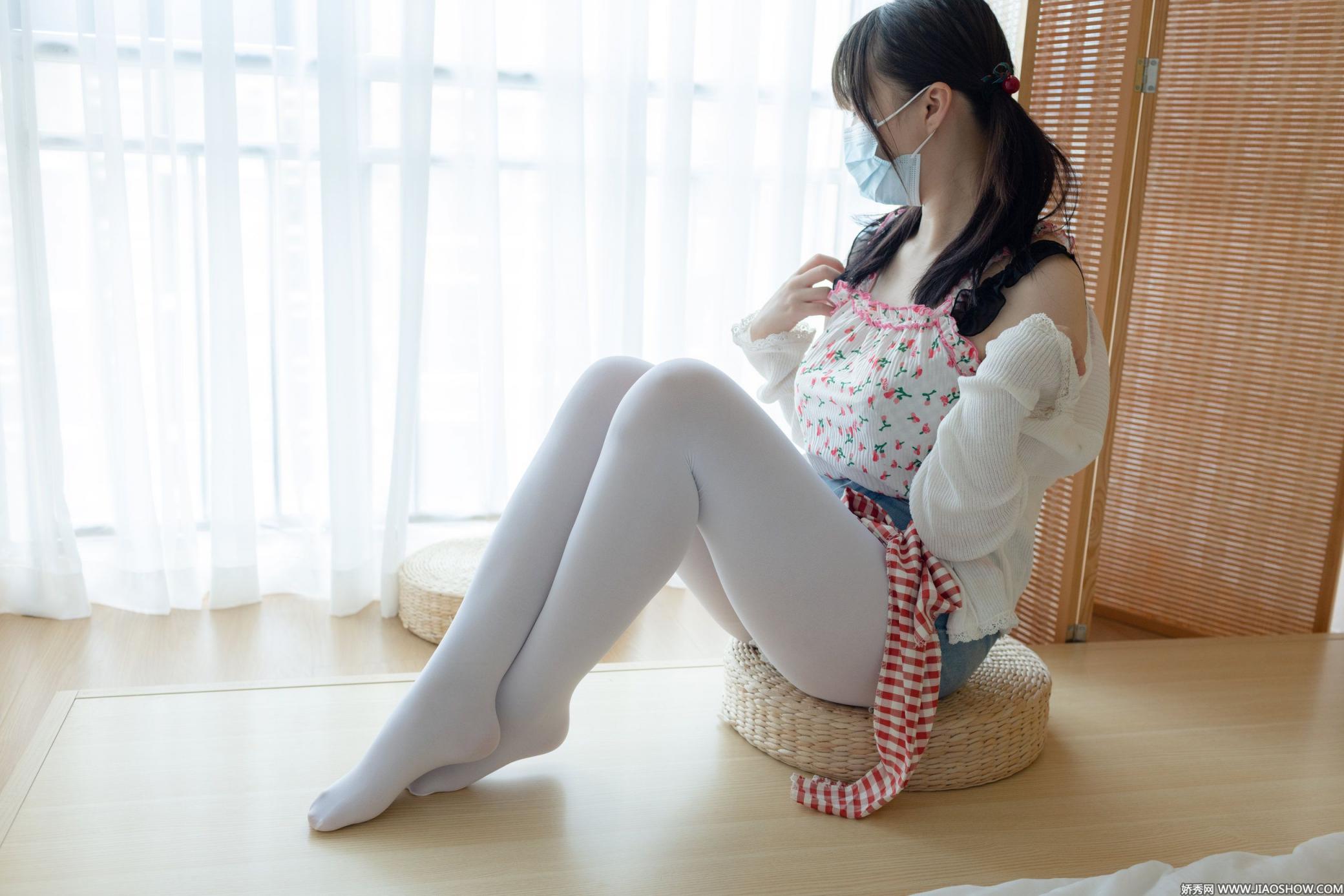 极品巨乳白丝微胖女孩儿