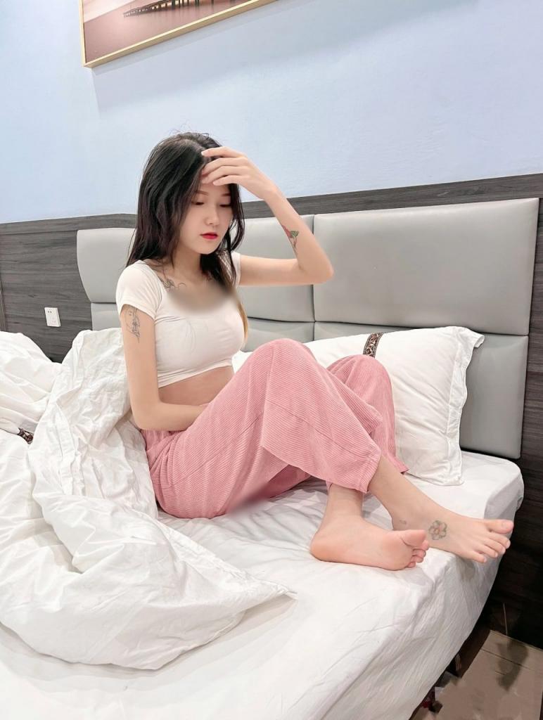 [美足分享] 喜欢美美的香喷喷可舔可嘬的脚丫丫