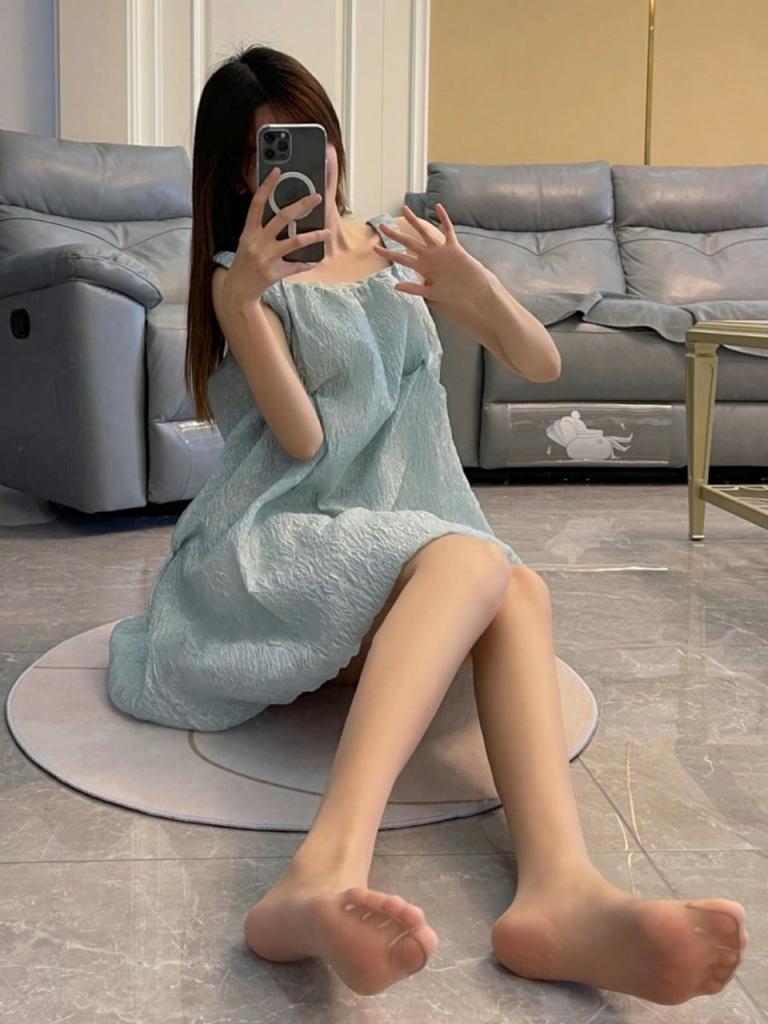 [美足分享] 喜欢美美的香喷喷可舔可嘬的脚丫丫