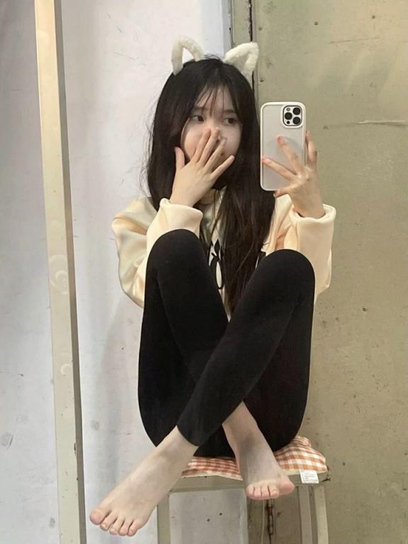 [美足分享] 喜欢美美的香喷喷可舔可嘬的脚丫丫