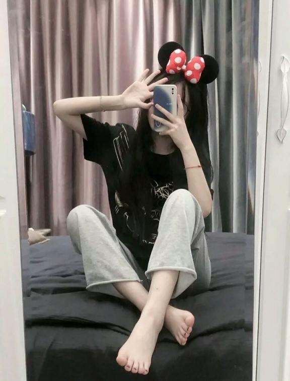[美足分享] 喜欢美美的香喷喷可舔可嘬的脚丫丫