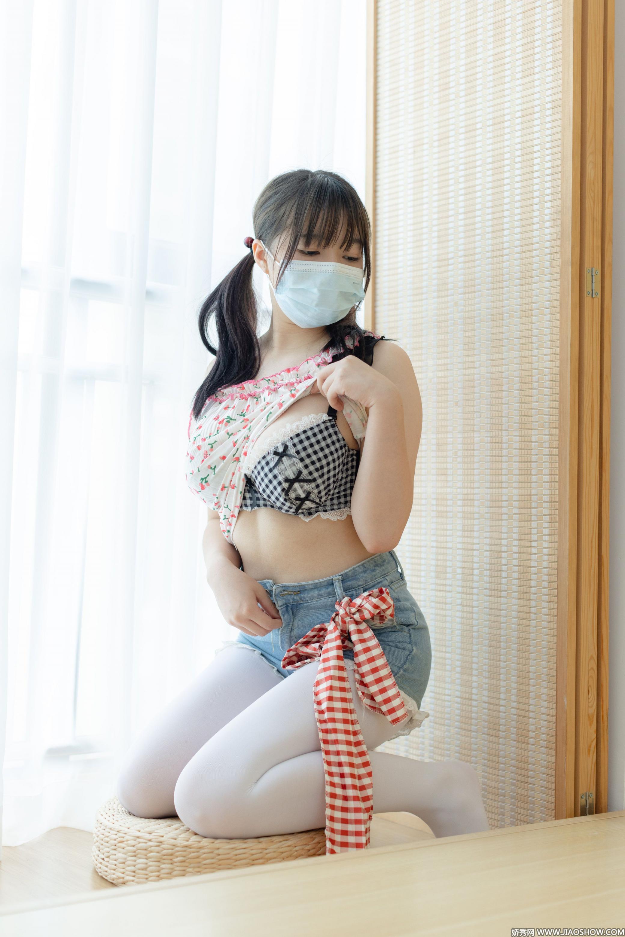 奶子真大 看着好想要