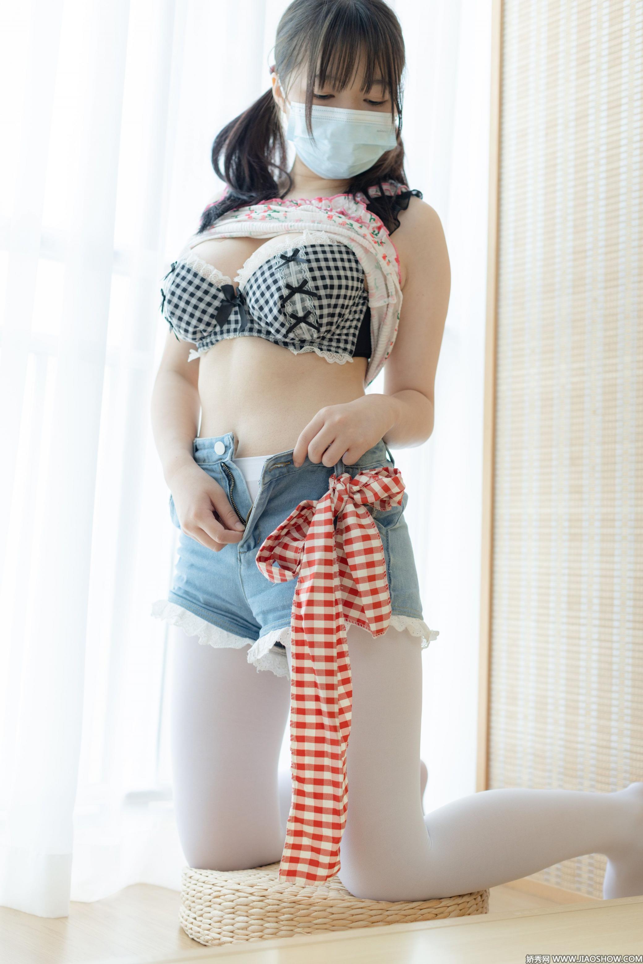 奶子真大 看着好想要