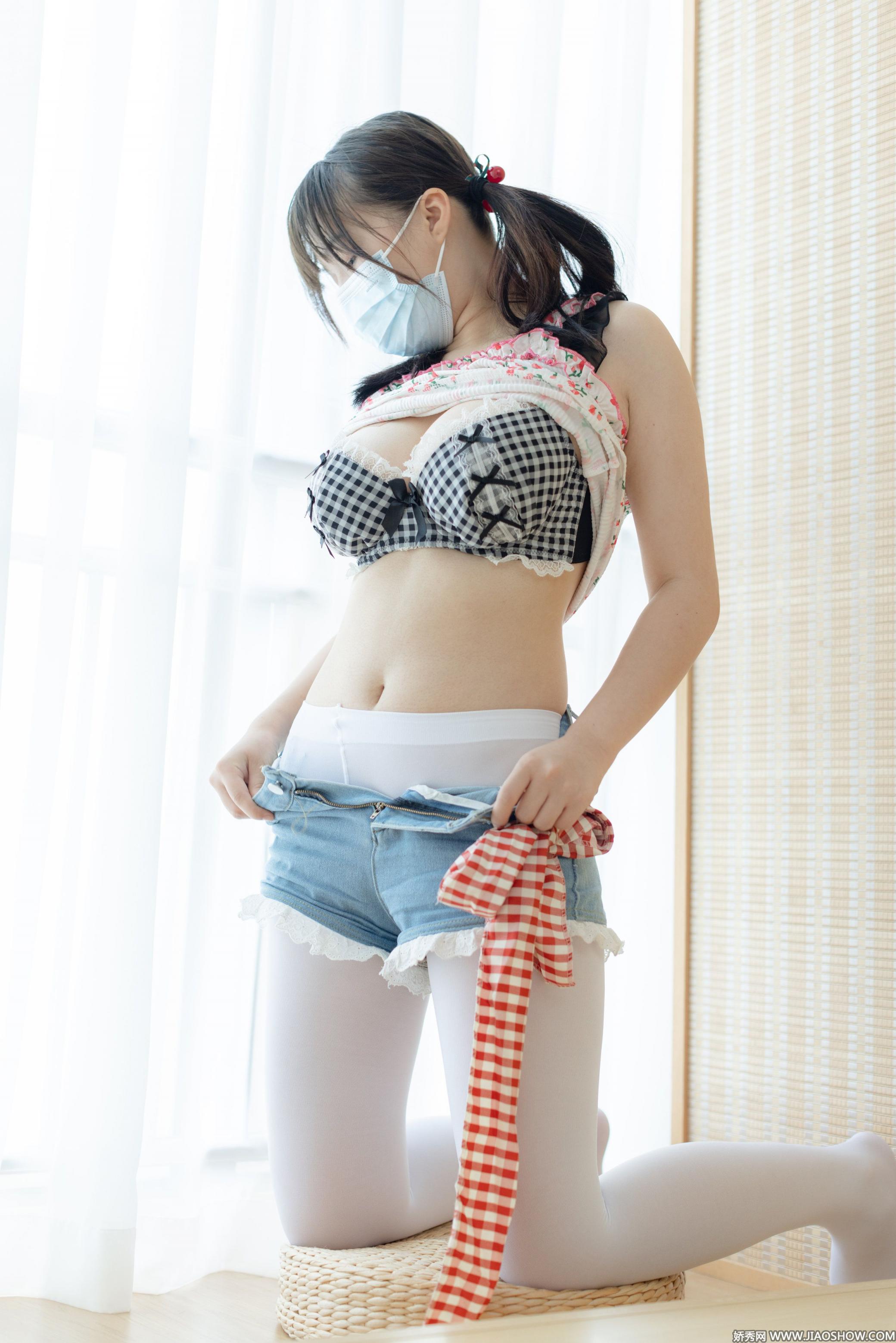 奶子真大 看着好想要