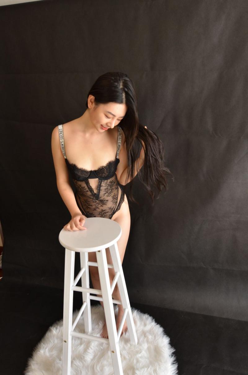气质很舒服的绝色少妇