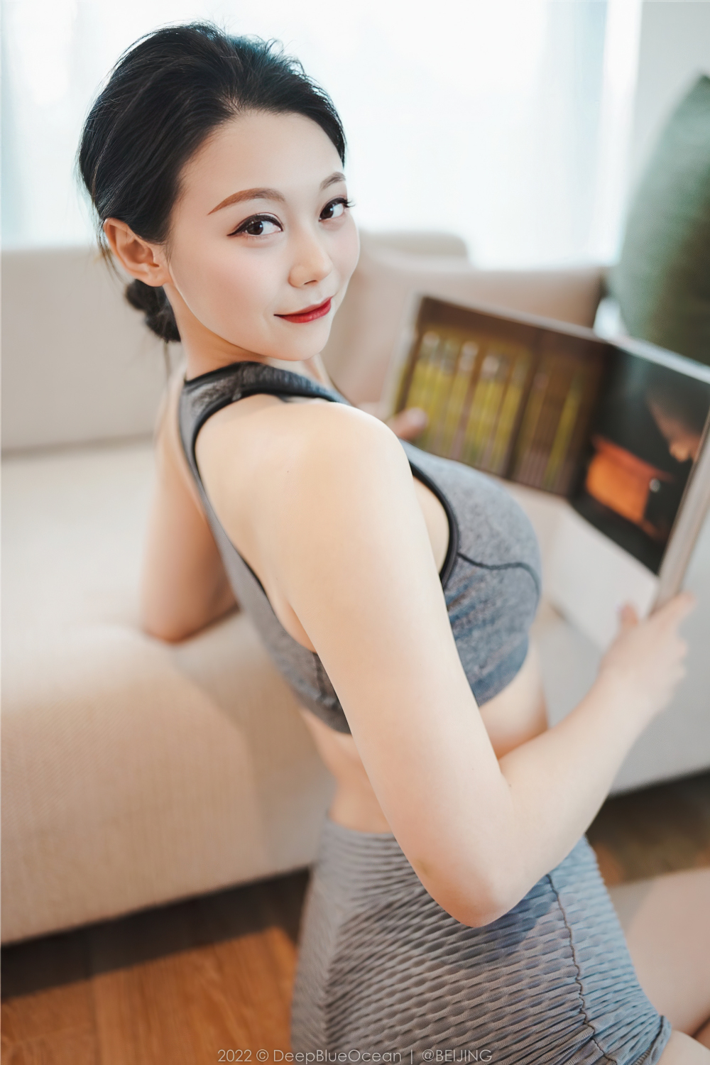 体态优美的瑜伽妹子