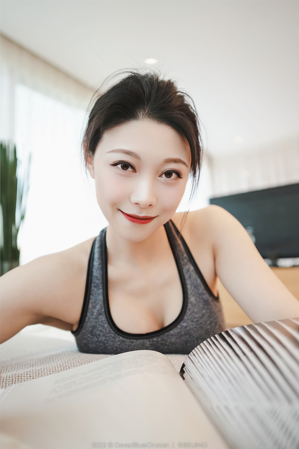 体态优美的瑜伽妹子